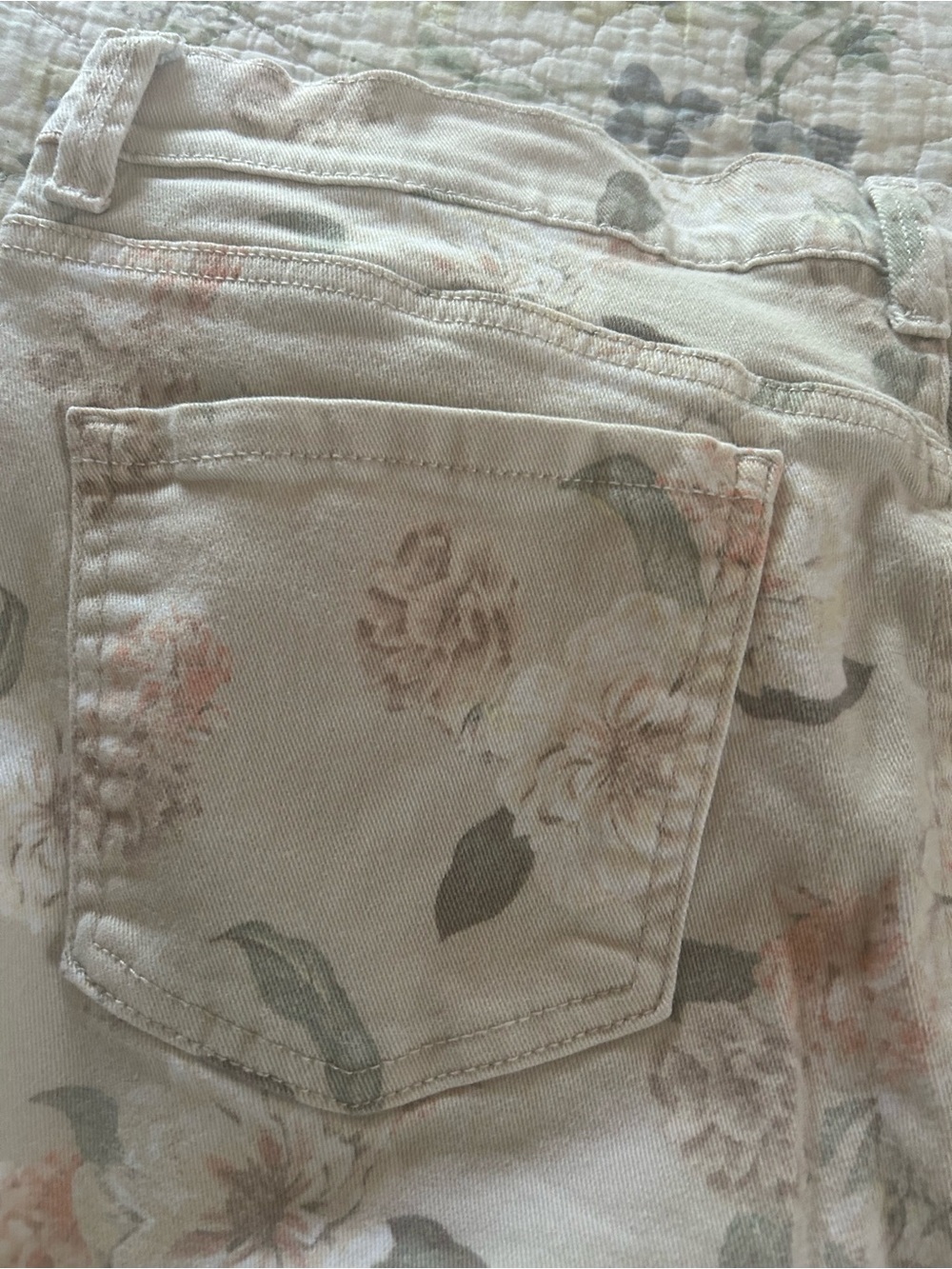 Gloria Vanderbilt Beige Floral Ankle Jeans - Picture 8 of 9